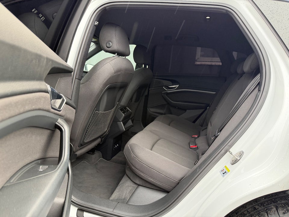 Audi e-tron 55 quattro 5d