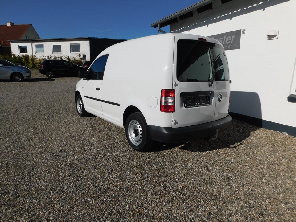 VW Caddy 1,6 TDi 102 BMT Van 5d