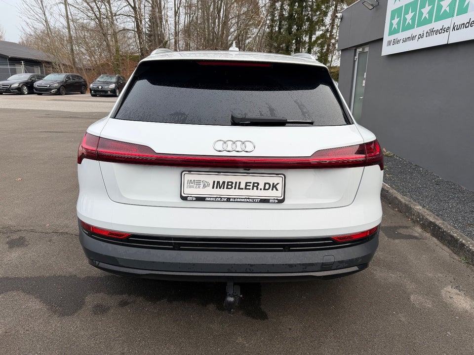 Audi e-tron 55 quattro 5d