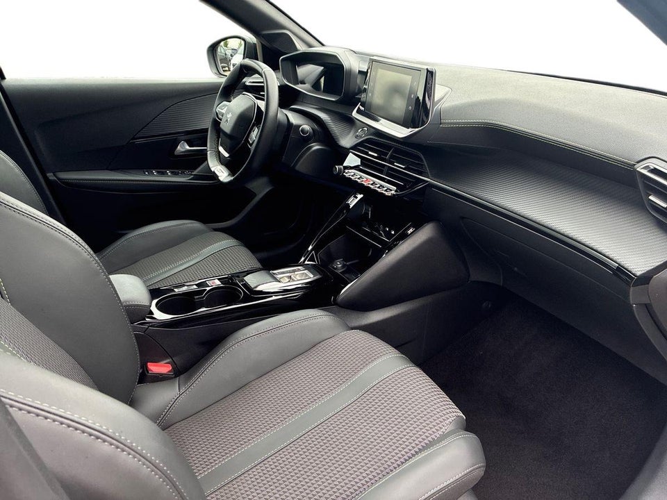 Peugeot e-208 50 GT 5d
