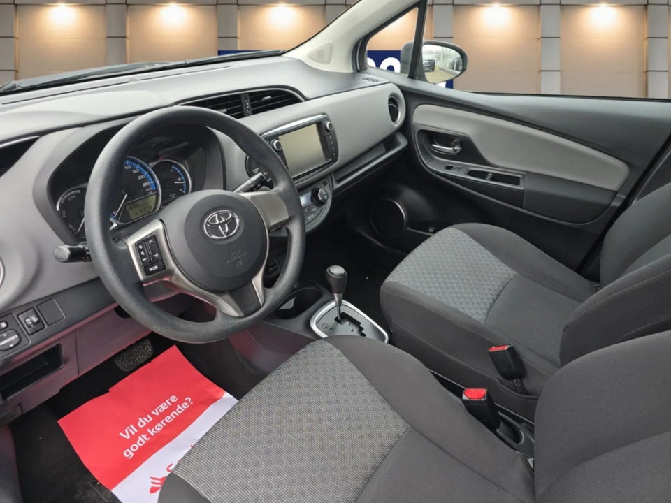 Toyota Yaris 1,5 Hybrid H1 e-CVT 5d