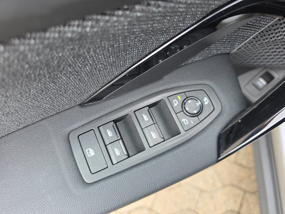 BMW iX1 eDrive20 X-Line 5d