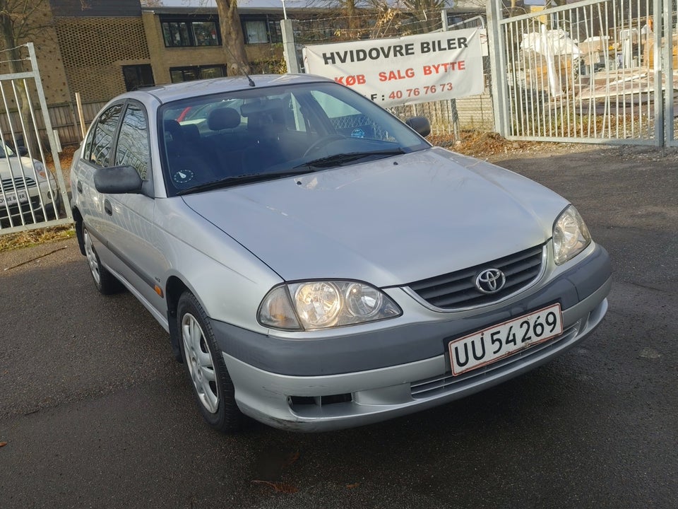 Toyota Avensis 1,8 VVT-i Terra 4d