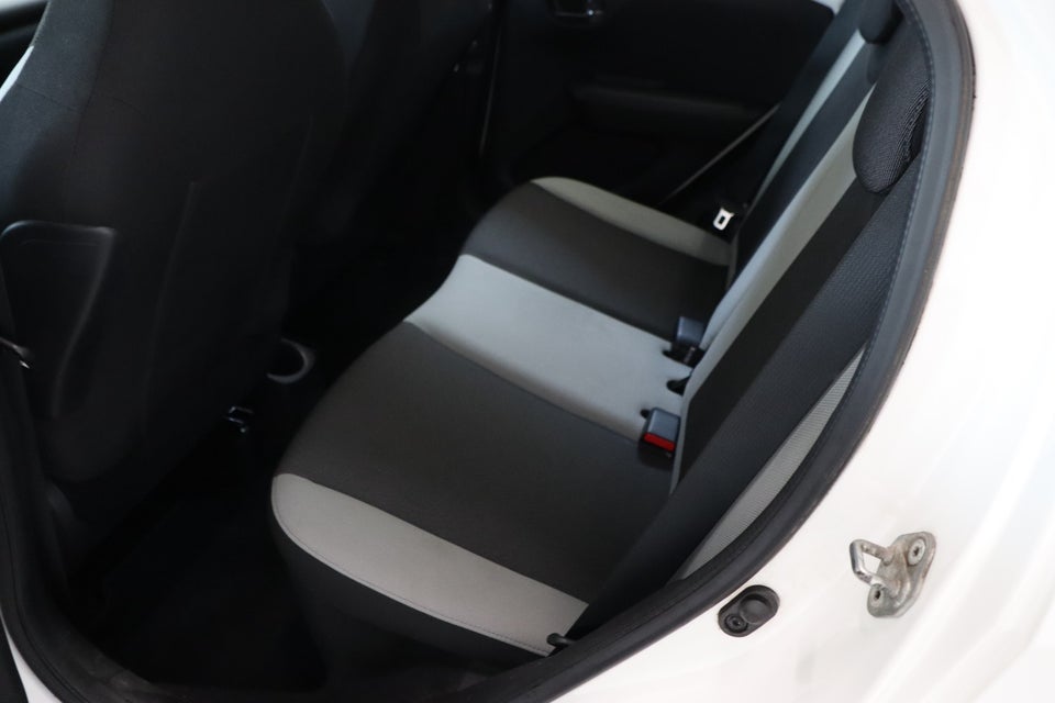 Toyota Aygo 1,0 VVT-i x-wave x-shift 5d
