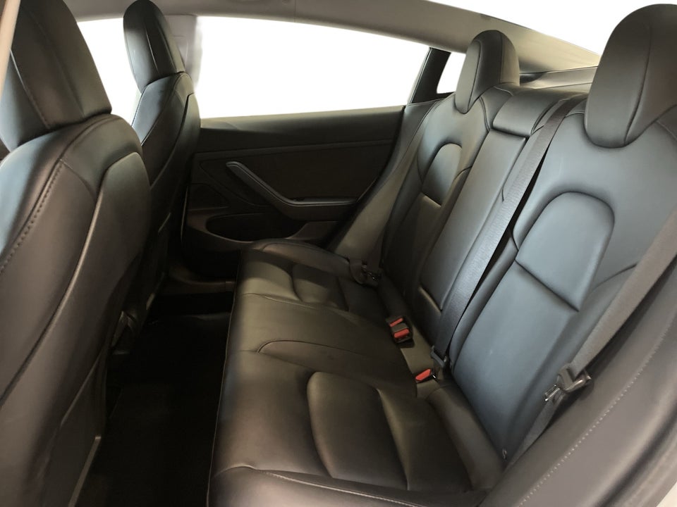 Tesla Model 3 Standard Range+ RWD 4d