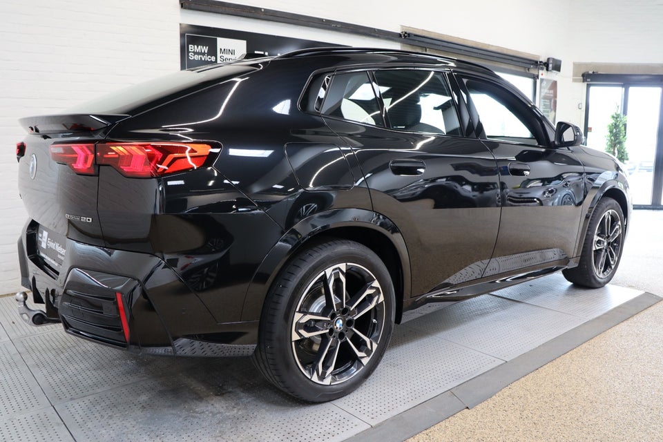 BMW iX2 eDrive20 Fully Charged M-Sport 5d