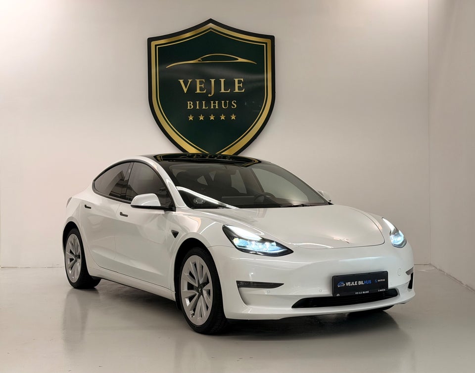Tesla Model 3 Long Range AWD 4d