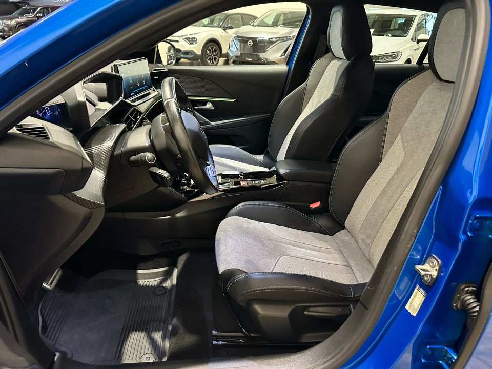 Peugeot e-208 50 GT 5d