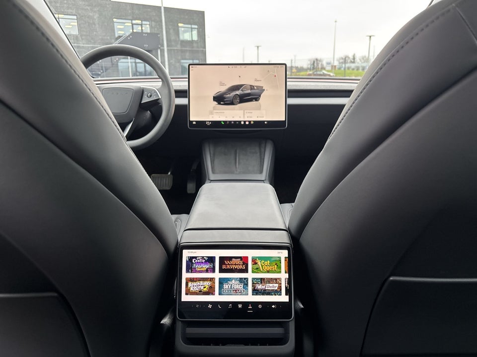 Tesla Model 3 Long Range AWD 4d