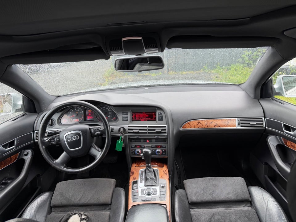 Audi A6 2,4 Avant quattro Tiptr. 5d