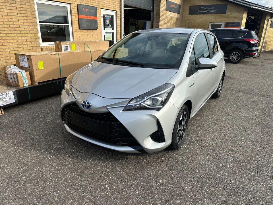 Toyota Yaris 1,5 Hybrid H3 Limited e-CVT 5d