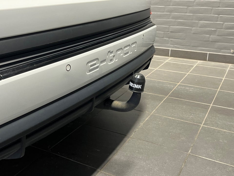 Audi Q4 e-tron 40 S-line 5d