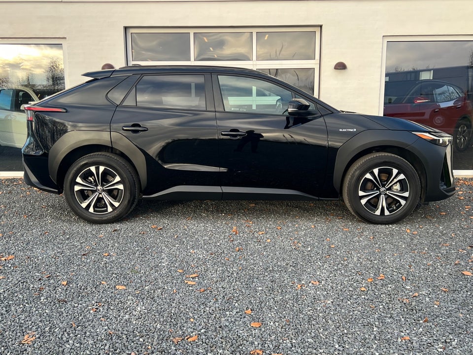 Toyota bZ4X Active 5d