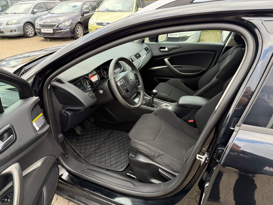 Citroën C5 2,0 HDi 140 Comfort Tourer 5d