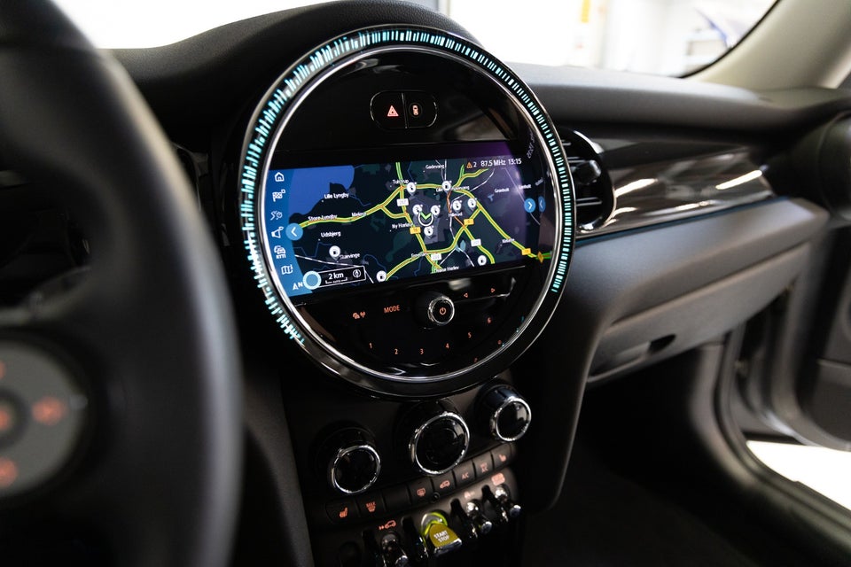 MINI Cooper SE Essential 3d