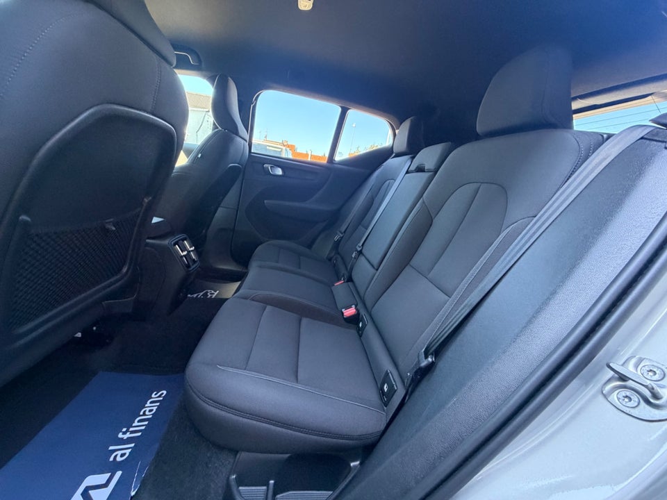 Volvo EX40 Extended Range Plus 5d
