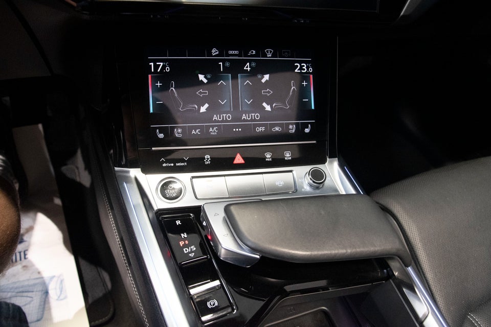 Audi e-tron 55 S-line quattro 5d