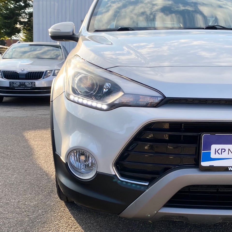 Hyundai i20 Active Cross 1,0 T-GDi Life 5d