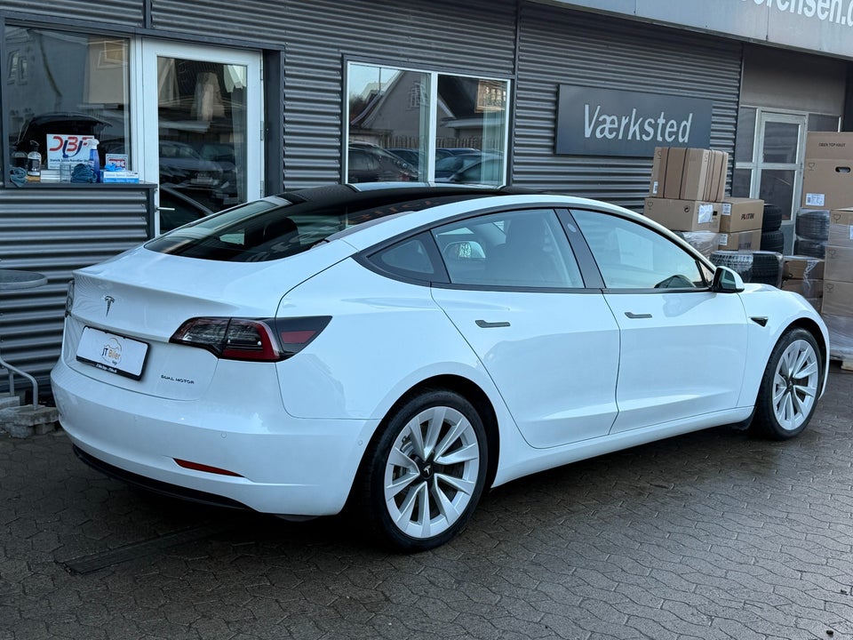 Tesla Model 3 Long Range AWD 4d