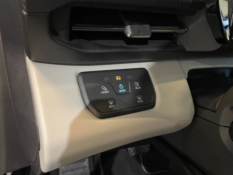 Ford Explorer 84 Premium Extended Range AWD 5d