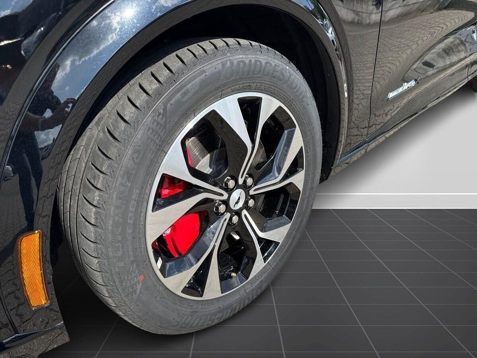 Ford Mustang Mach-E 98 Premium Extended Range AWD 5d