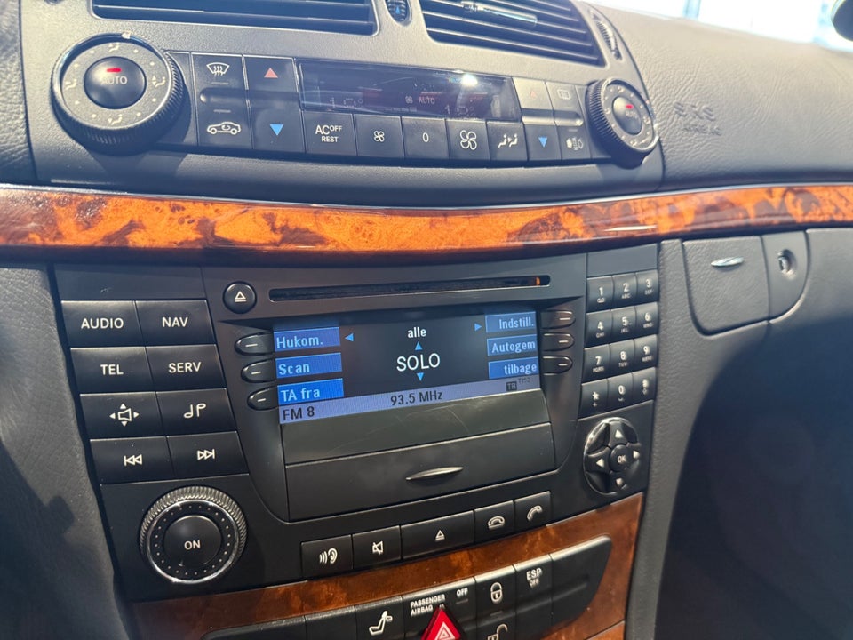 Mercedes E240 2,6 Elegance aut. 4d