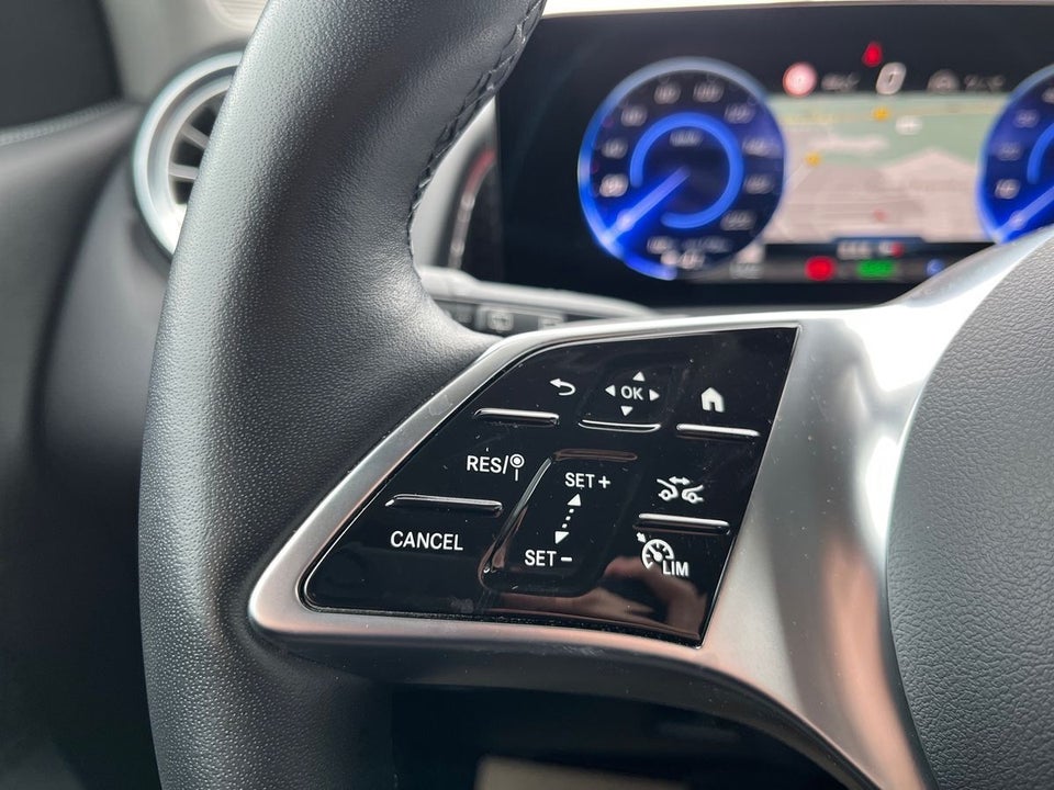 Mercedes EQB300 Progressive Advance Plus 4Matic 5d