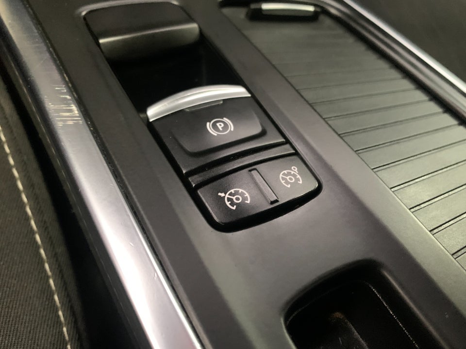 Renault Megane IV 1,3 TCe 140 Limited Sport Tourer 5d