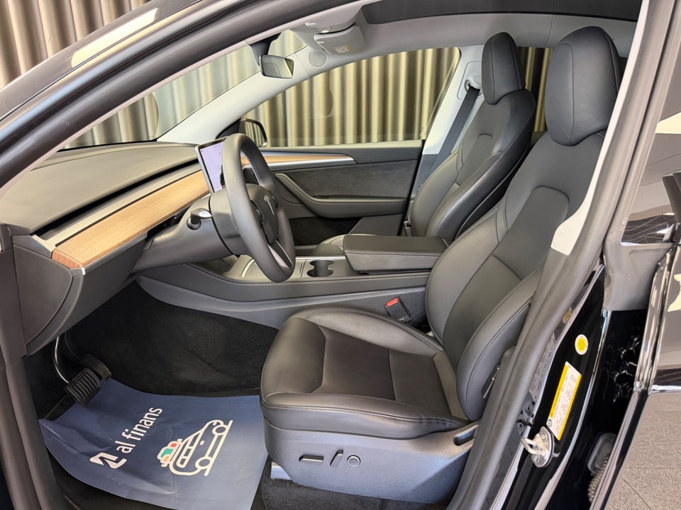 Tesla Model Y Long Range AWD 5d