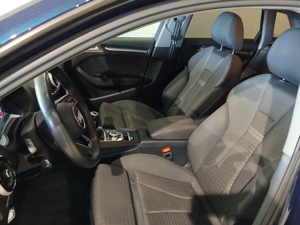 Audi A3 35 TFSi S-line Sportback 5d