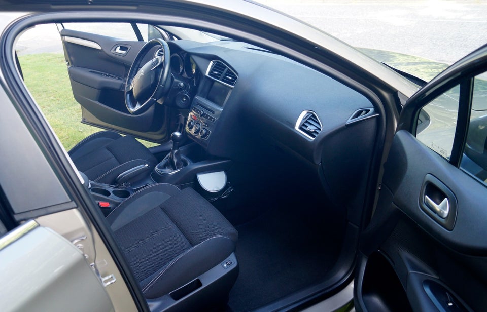 Citroën C4 1,6 BlueHDi 100 Feel 5d