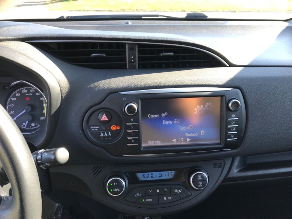 Toyota Yaris 1,5 VVT-i T2 Premium 5d