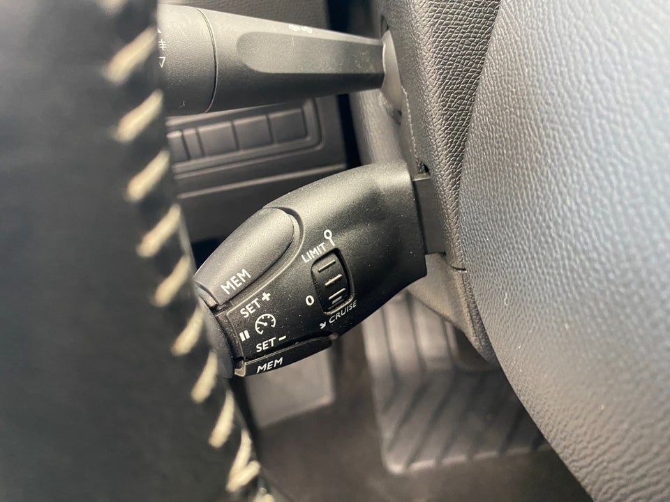 Peugeot 308 1,2 e-THP 110 Chili SW 5d
