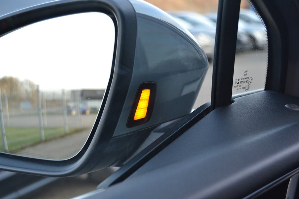 Audi Q4 e-tron 50 S-line quattro 5d