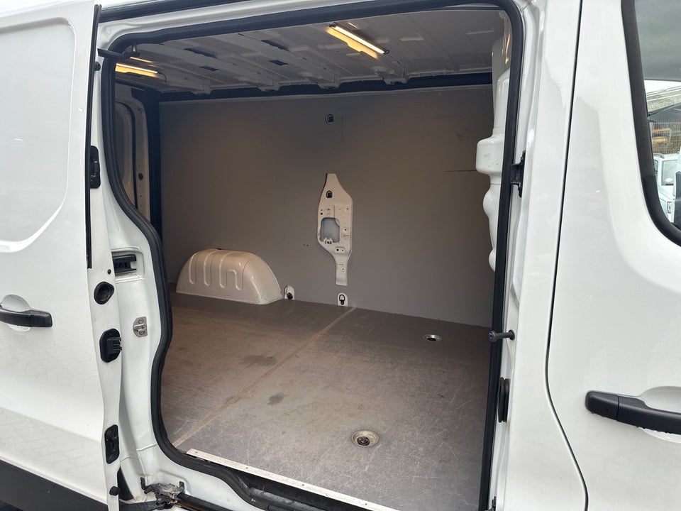 Renault Trafic T29 2,0 dCi 120 L2H1