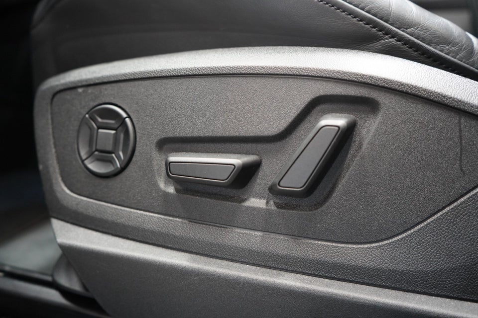 Audi e-tron 55 S-line quattro 5d