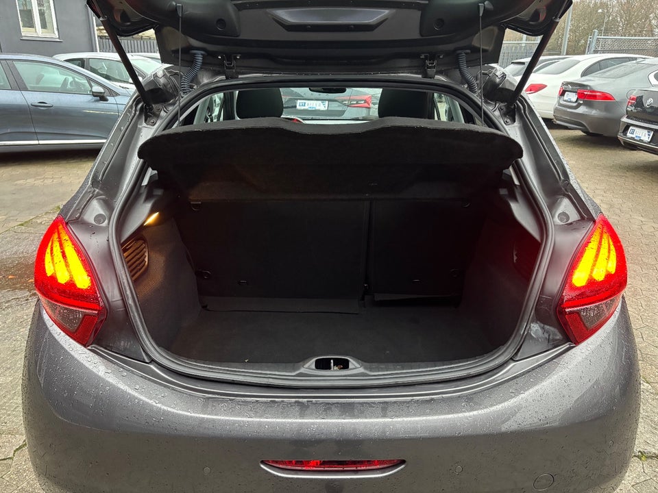 Peugeot 208 1,6 BlueHDi 100 Allure Sky 5d