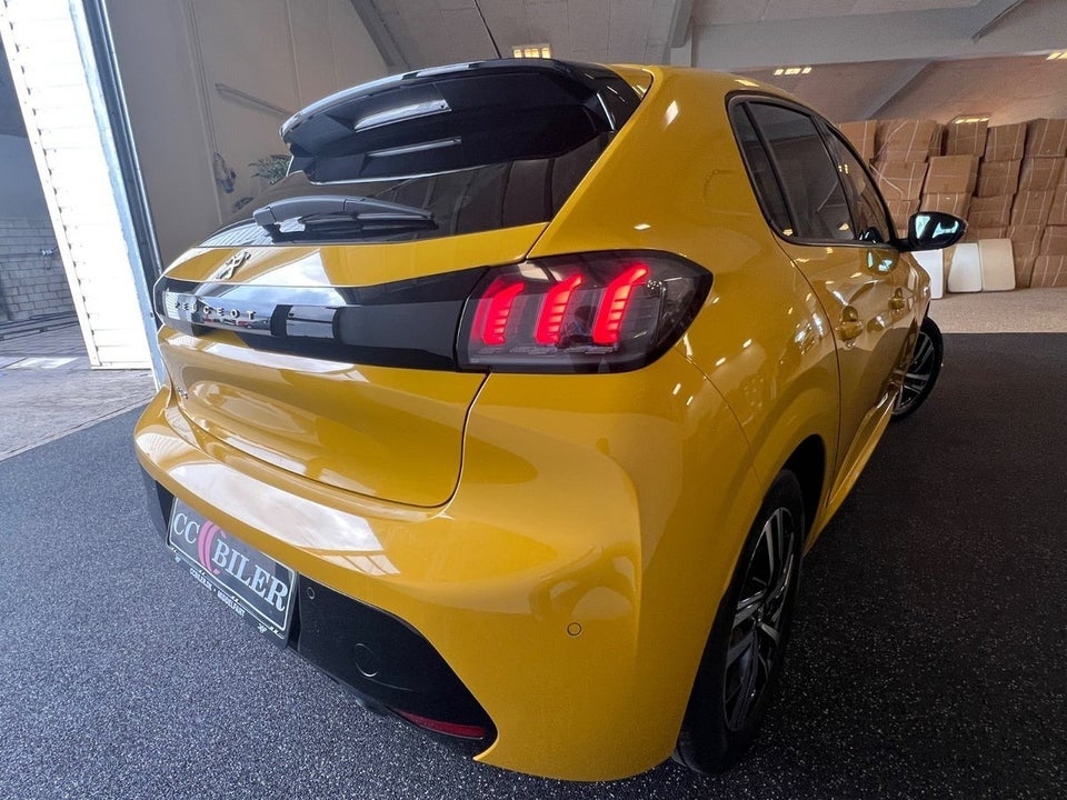 Peugeot 208 1,2 PureTech 100 Allure Sky 5d