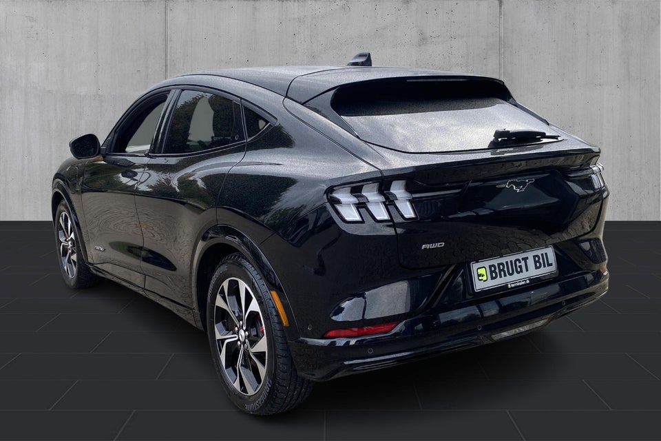 Ford Mustang Mach-E 98 Premium Extended Range AWD 5d