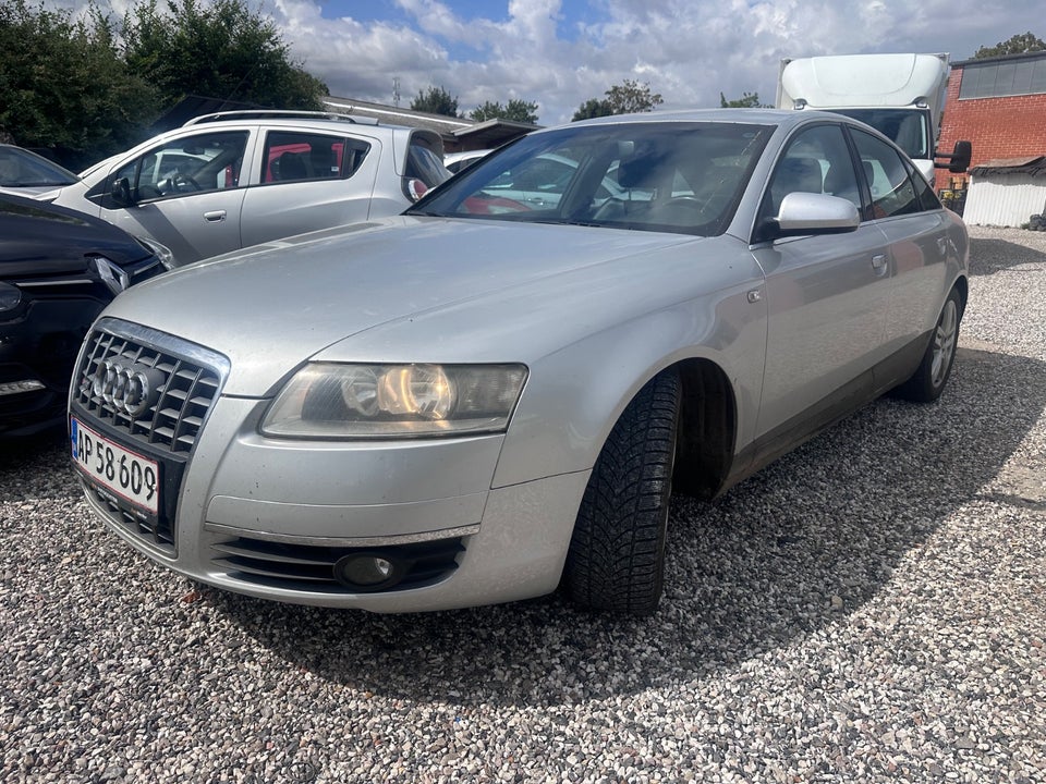 Audi A6 2,4 V6 4d