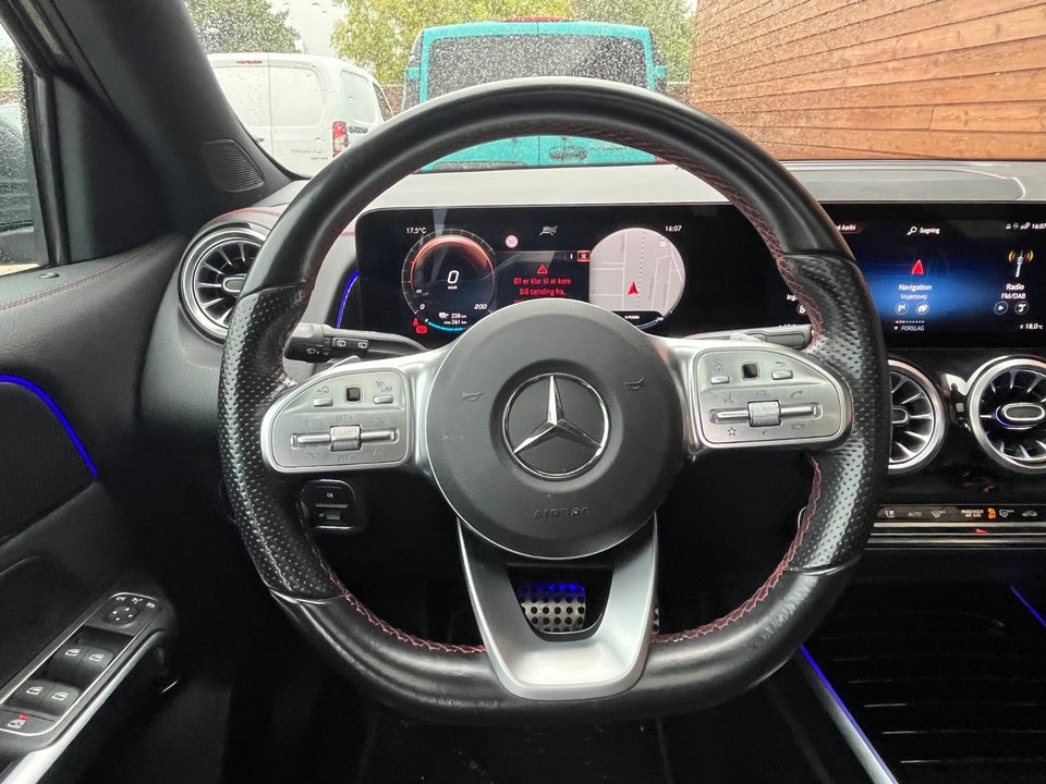 Mercedes EQB300 AMG Line 4Matic 5d