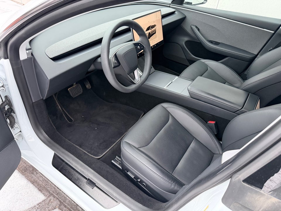 Tesla Model 3 RWD 4d