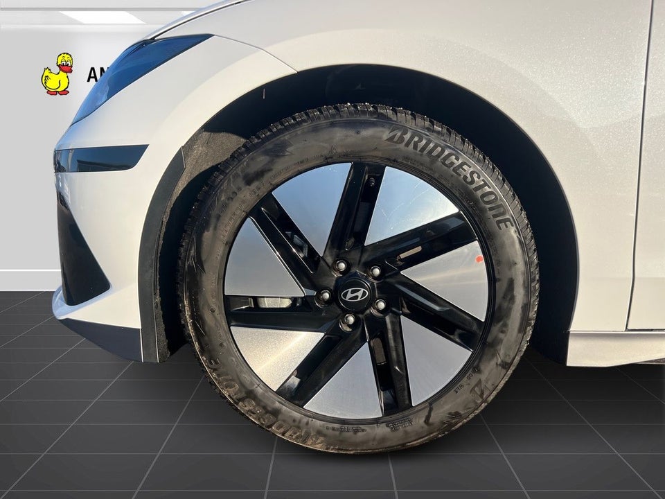 Hyundai Ioniq 6 77 Essential 4d