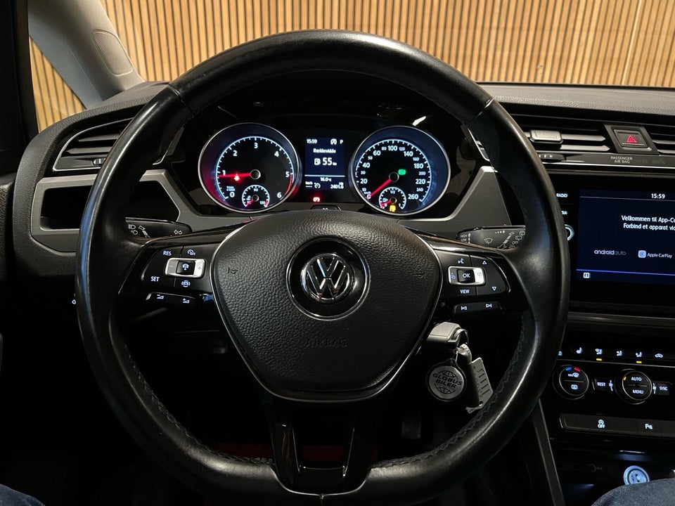 VW Touran 1,6 TDi 115 Comfortline Connect DSG 7prs 5d