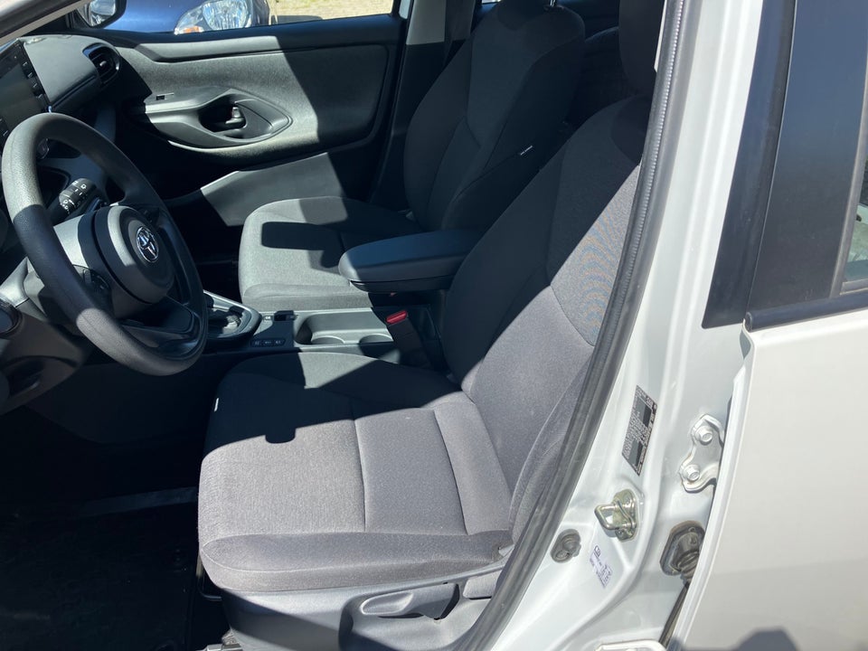Toyota Yaris 1,5 Hybrid H1 e-CVT 5d