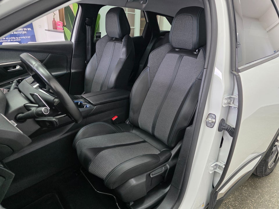 Peugeot 3008 1,6 Hybrid Allure Pack Limited EAT8 5d