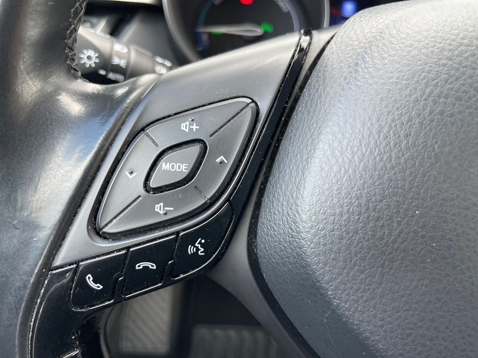 Toyota C-HR 1,8 Hybrid C-HIC Smart CVT 5d