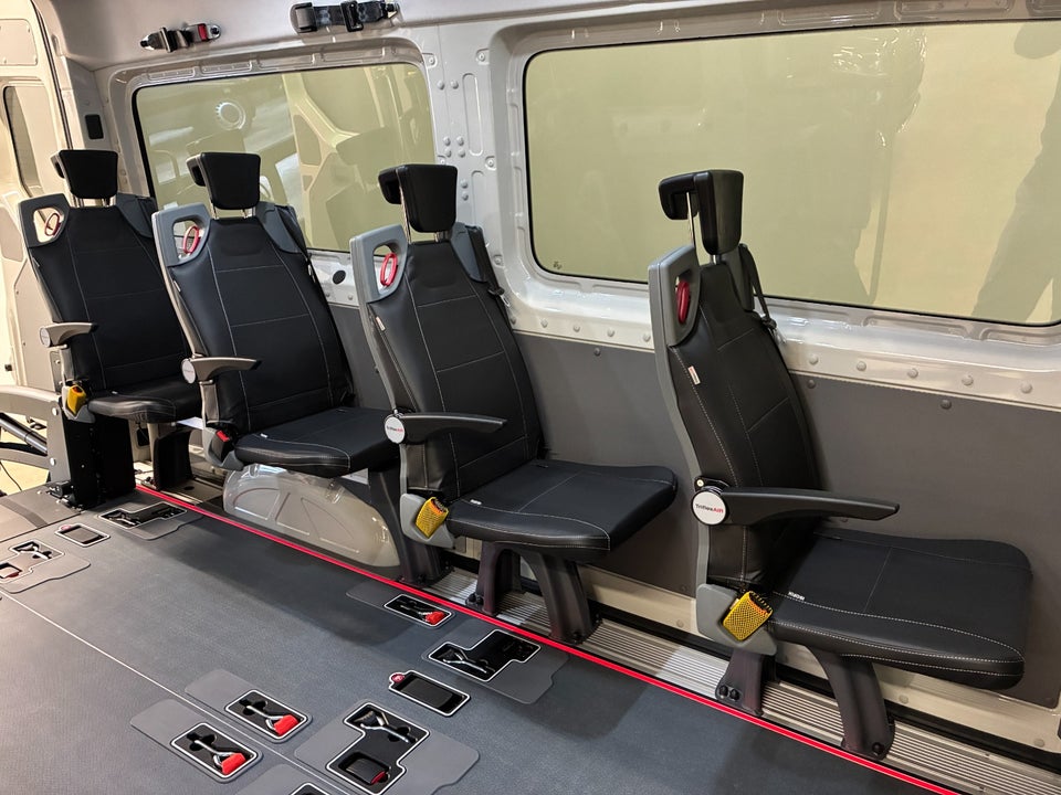 VW Crafter 35 2,0 TDi 140 Kombi L3H3 aut.