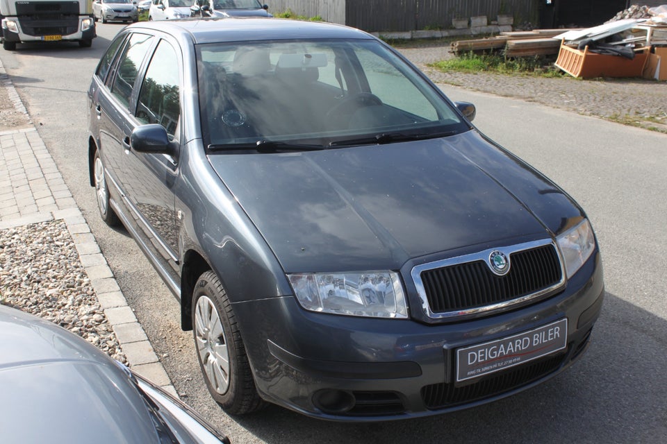 Skoda Fabia 1,4 16V 75 Ambiente Combi 5d