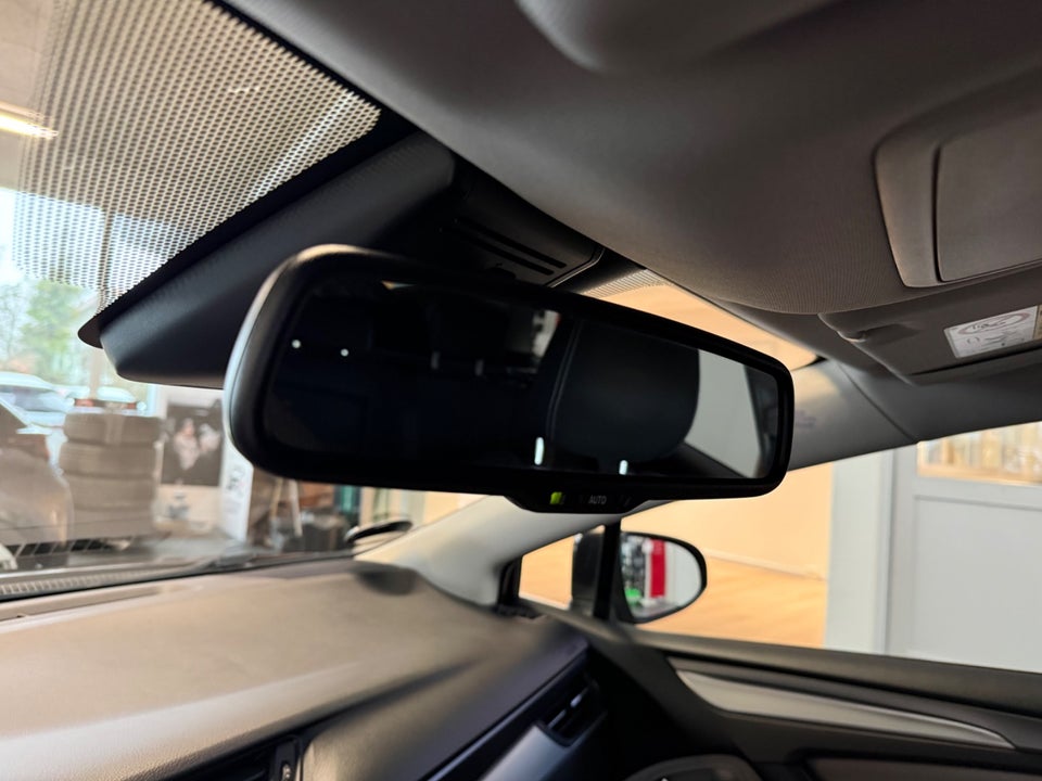 Toyota Avensis 1,8 VVT-i T2 Premium Touring Sports 5d